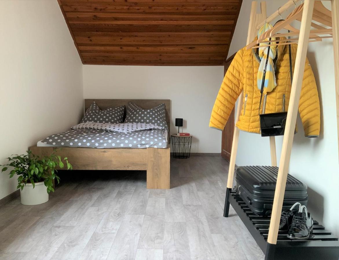 Apartman V Podkrovi Hostinne  Luaran gambar